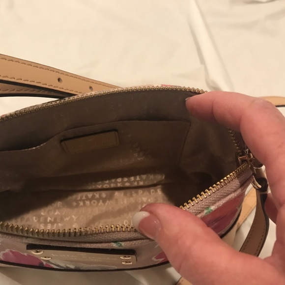 kate spade Wellesley Floral Hanna Bag. - Picture 6 of 8